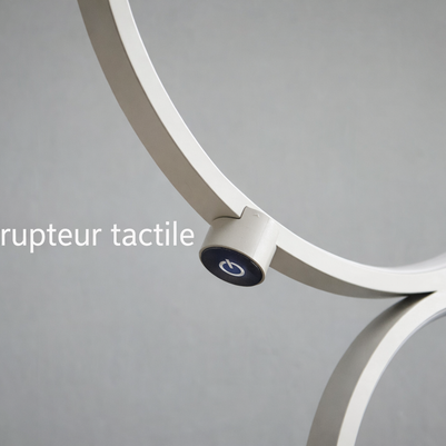Alen – Lampe autoportante en anneau au design nordique