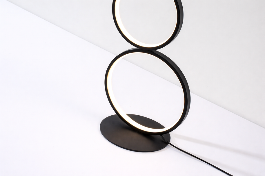 Alen – Lampe autoportante en anneau au design nordique